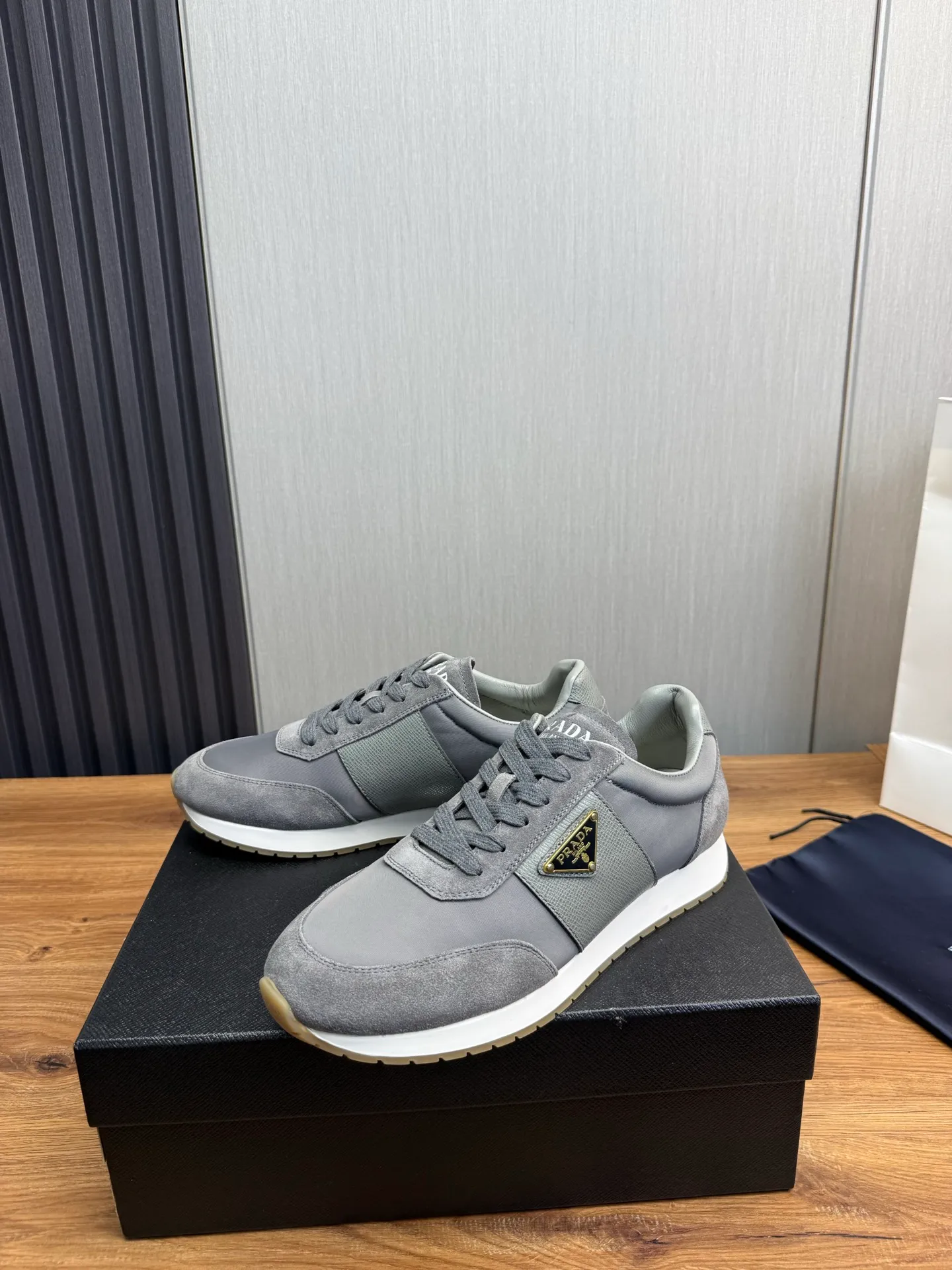 Men's shoes 💰740💰 [PRADA] New models synchronized with the official website, high-quality shipments ✔️Hot-sellers🔥 Original cowhide with imported waterproof fabric + cowhide lining, 1🆚1 replica, original bottom, 38-45 (men's 45 is custom-made and cannot be returned)